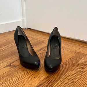 Banana Republic Madison 12 hour Black Patent Leather Pumps, Size 7.5